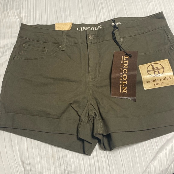 Women’s shorts - Picture 2 of 5